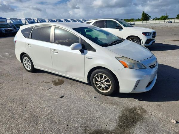 2013 TOYOTA PRIUS — Passenger 3/4