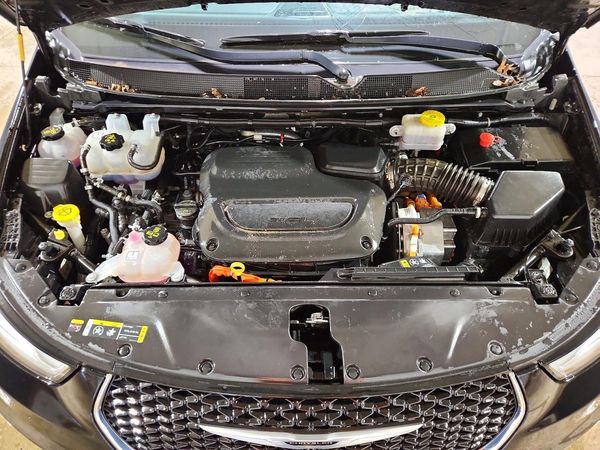 2024 CHRYSLER PACIFICA Select — Engine bay