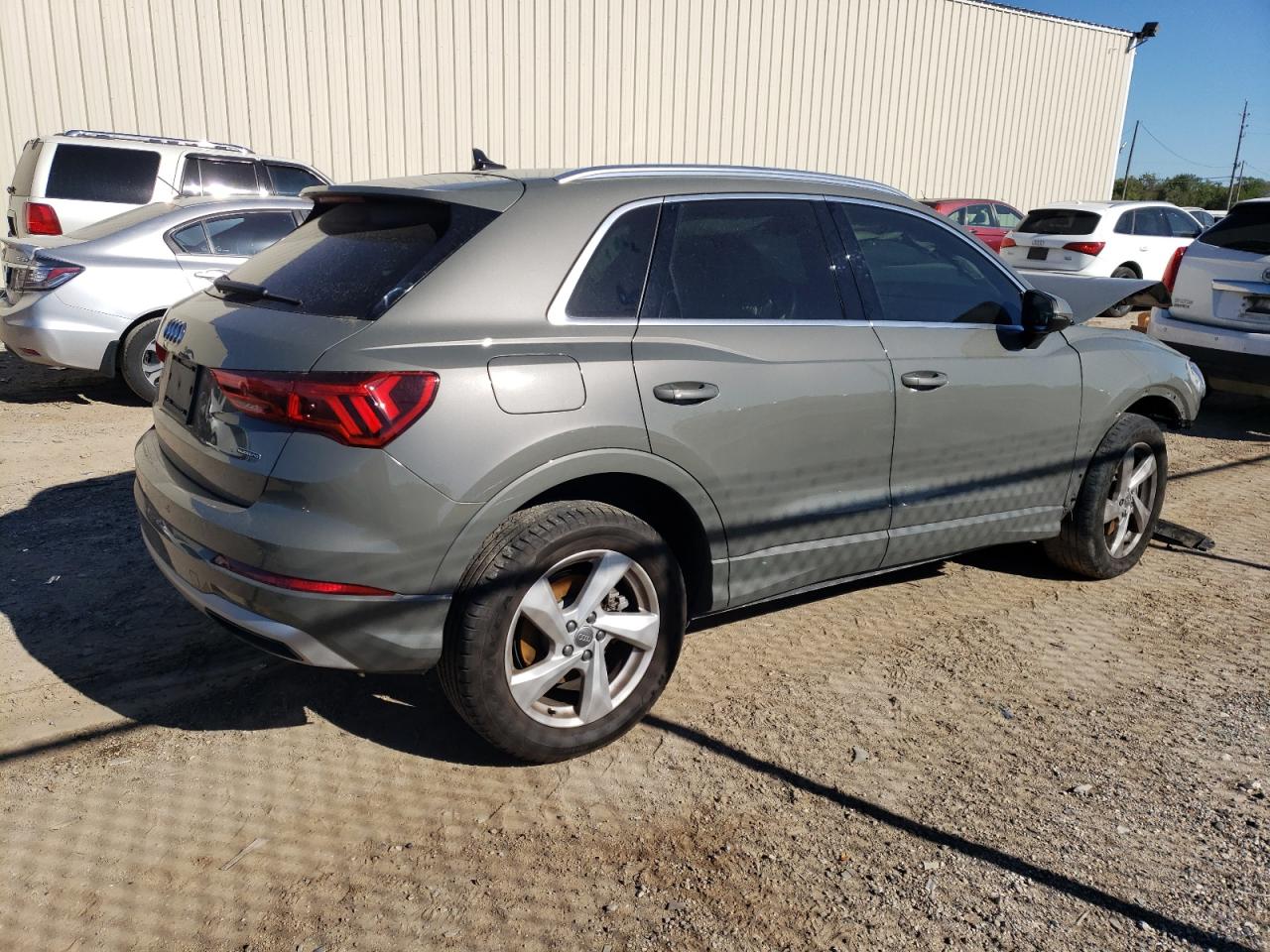 2020 AUDI Q3 quattro Premium Plus
