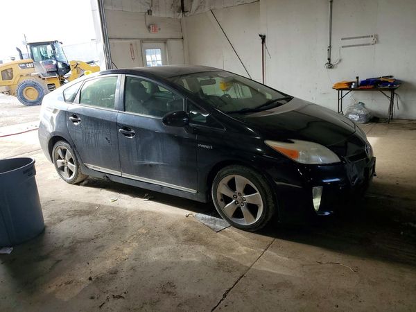2013 TOYOTA PRIUS