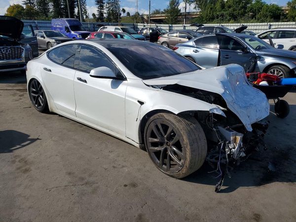 2021 TESLA MODEL S — Passenger 3/4