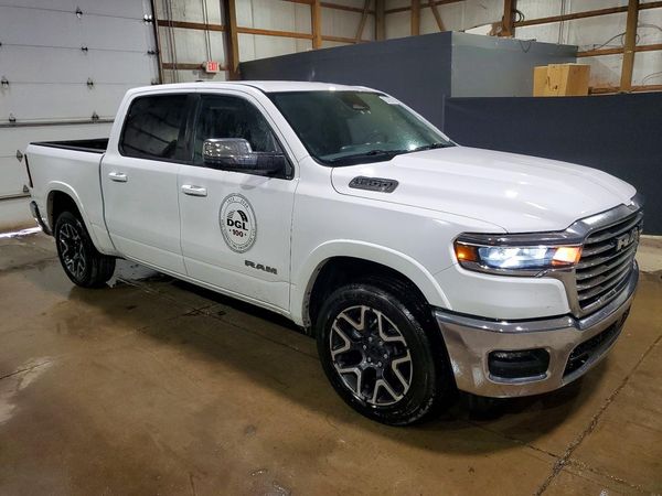 2026 RAM 1500 Laramie — Passenger 3/4
