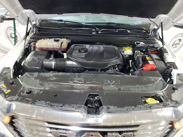 2026 RAM 1500 Laramie — Engine bay