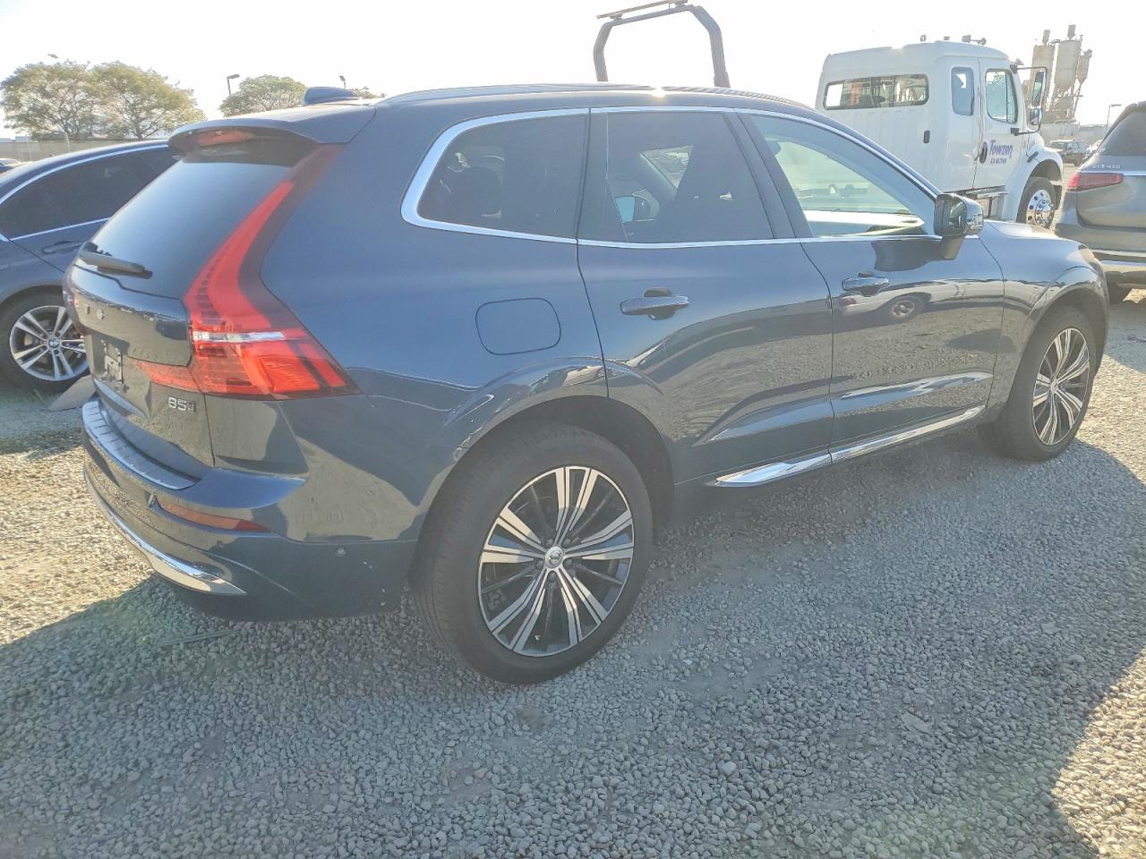 2023 VOLVO XC60 Plus Bright
