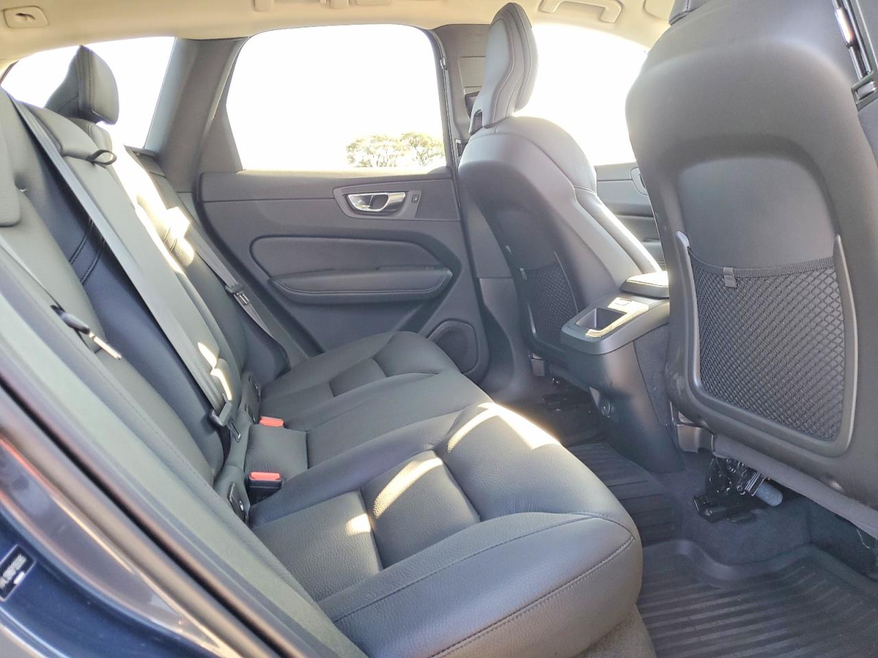 2023 VOLVO XC60 Plus Bright