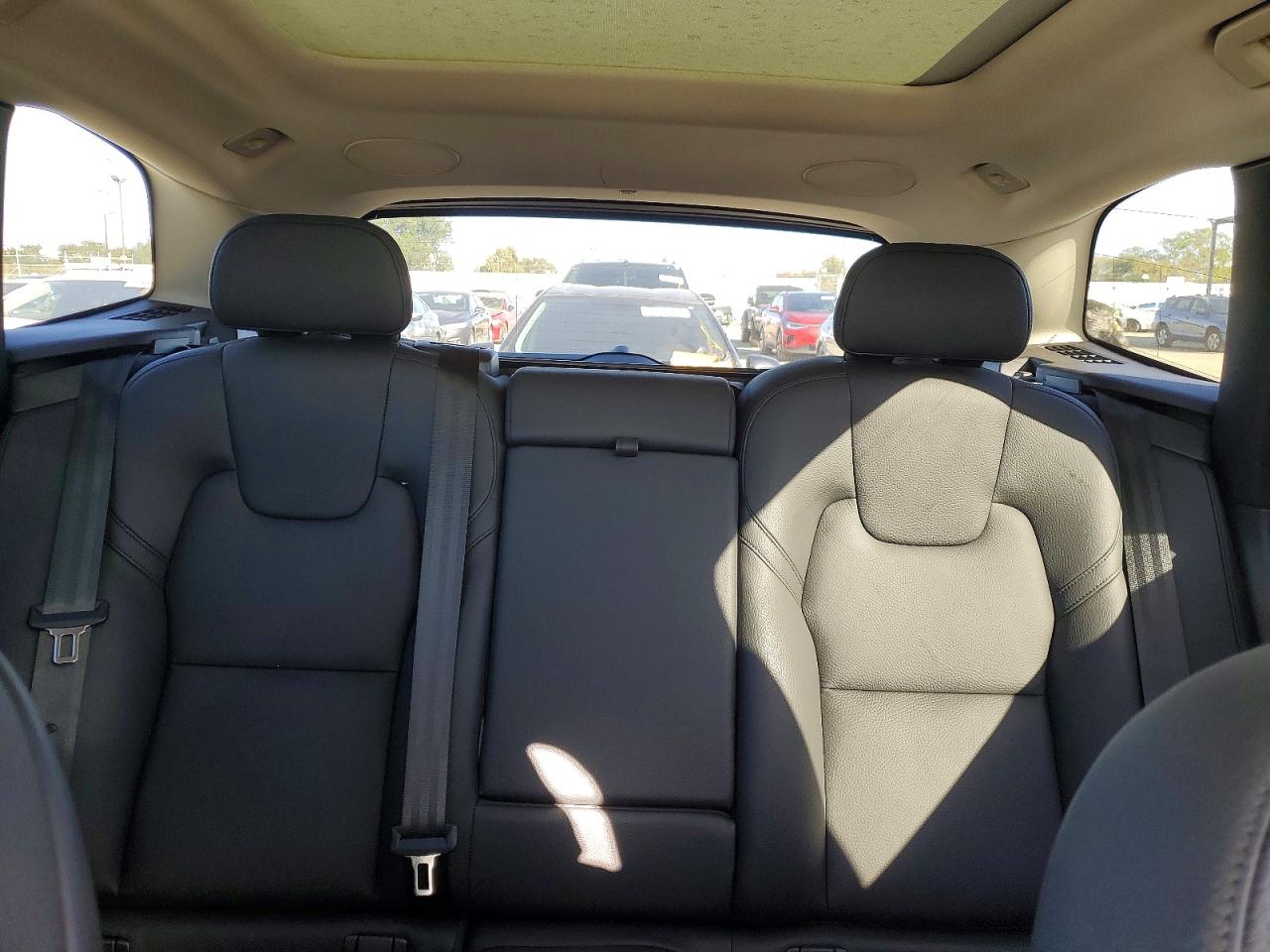 2023 VOLVO XC60 Plus Bright