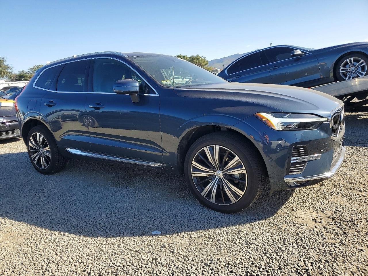 2023 VOLVO XC60 Plus Bright