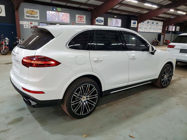 2017 PORSCHE CAYENNE Base, S — PSRA