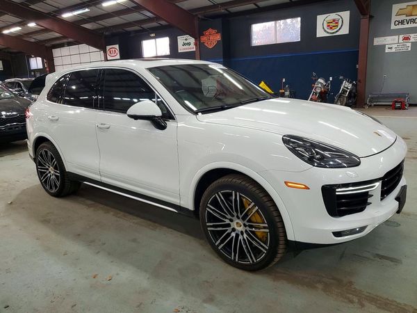 2017 PORSCHE CAYENNE Base, S — Passenger 3/4