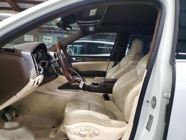 2017 PORSCHE CAYENNE Base, S — DENT