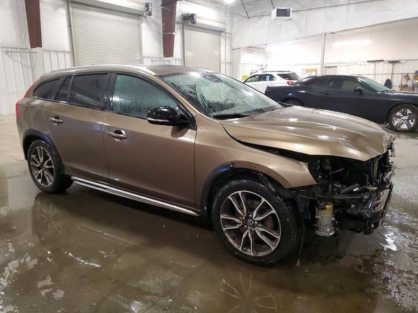 2016 VOLVO V60 CROSS COUNTRY SV35 Platinum