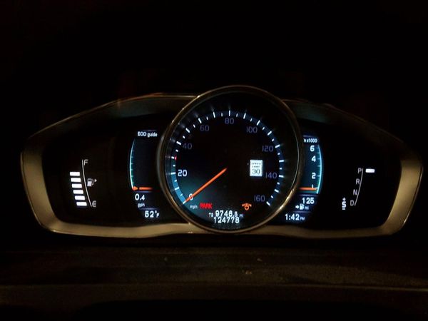 2016 VOLVO V60 CROSS COUNTRY SV35 Platinum