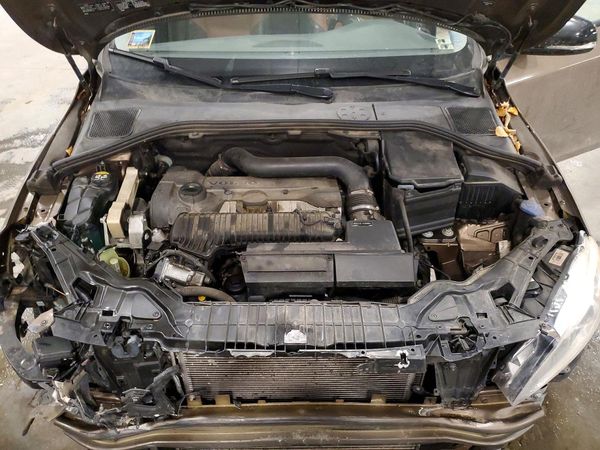 2016 VOLVO V60 CROSS COUNTRY SV35 Platinum