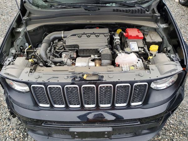 2023 JEEP RENEGADE Latitude, Upland — Engine bay