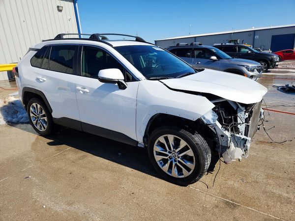 2020 TOYOTA RAV4 XLE Premium