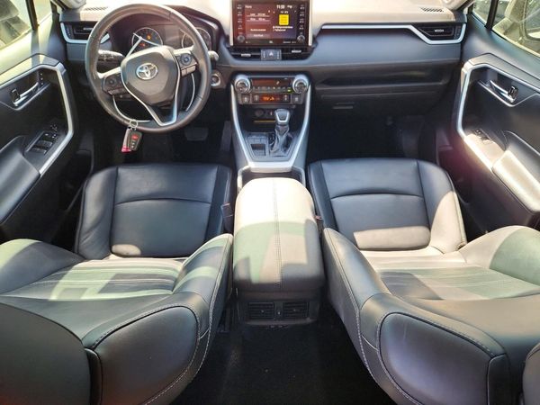 2020 TOYOTA RAV4 XLE Premium