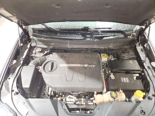 2019 JEEP CHEROKEE Trailhawk — Engine bay