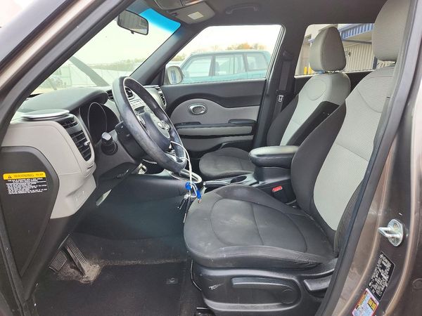 2016 KIA SOUL Plus — DENT