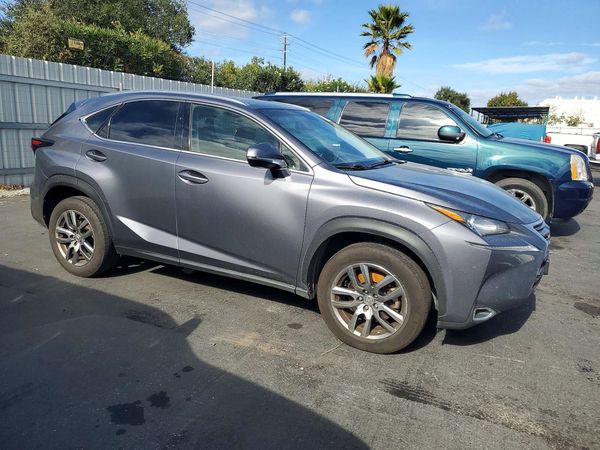 2015 LEXUS NX 200t Luxury — Passenger 3/4