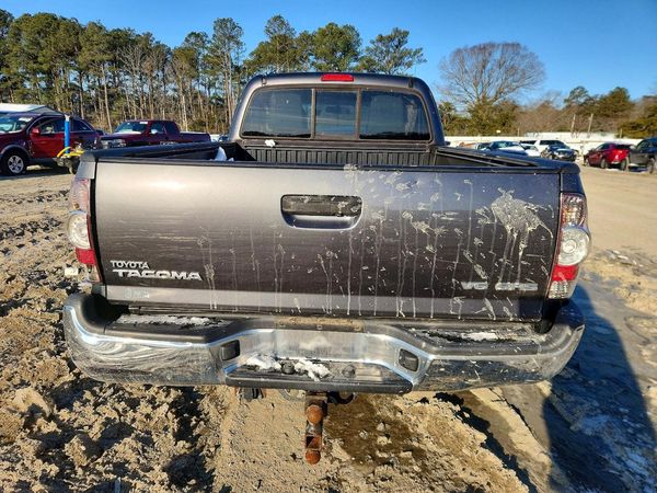 2015 TOYOTA TACOMA Delux Grade
