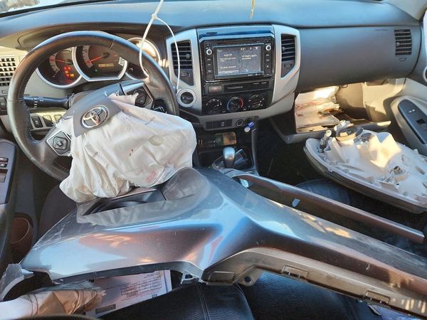 2015 TOYOTA TACOMA Delux Grade