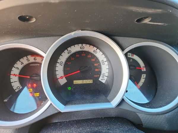2015 TOYOTA TACOMA Delux Grade