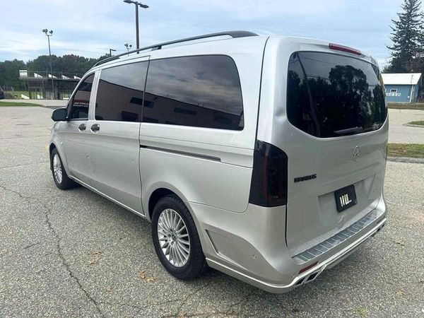 2017 MERCEDES-BENZ METRIS