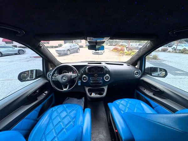 2017 MERCEDES-BENZ METRIS