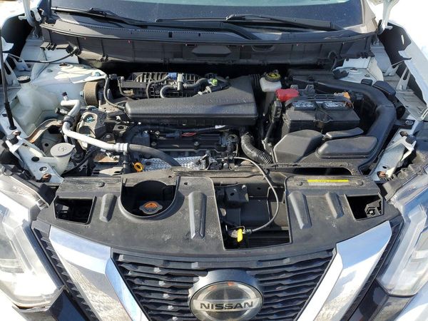 2018 NISSAN ROGUE — Engine bay