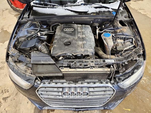 2017 CADILLAC CTS Base — Engine bay