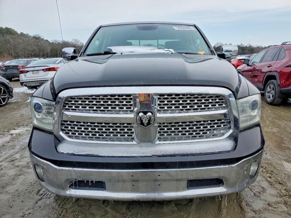 2016 RAM 1500 LARAMIE CREW CAB 4X4