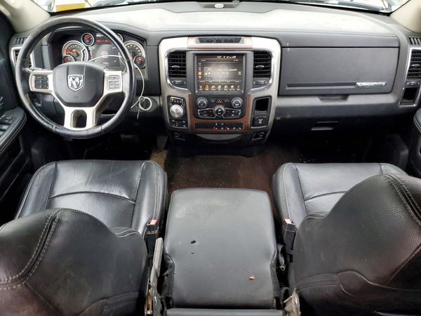 2016 RAM 1500 LARAMIE CREW CAB 4X4