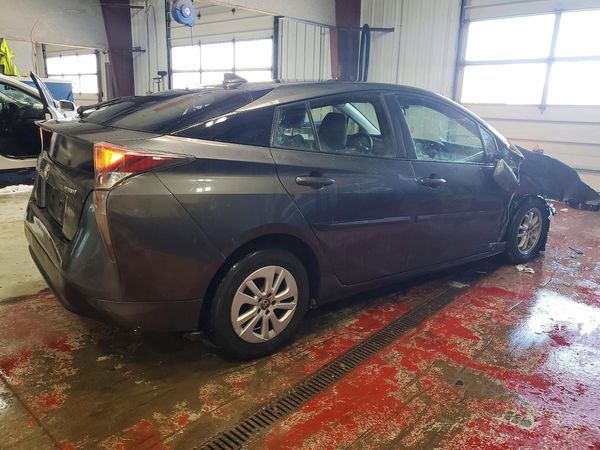 2016 TOYOTA PRIUS