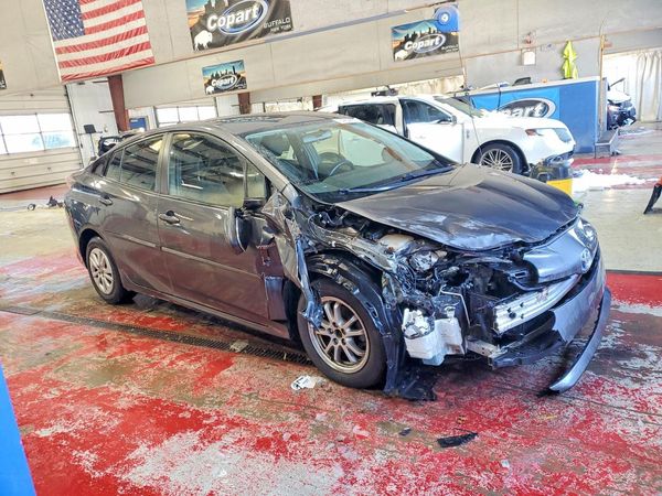 2016 TOYOTA PRIUS