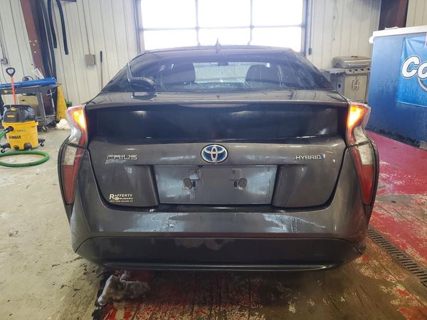 2016 TOYOTA PRIUS