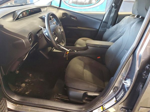 2016 TOYOTA PRIUS