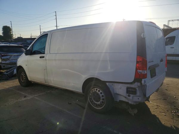 2017 MERCEDES-BENZ METRIS