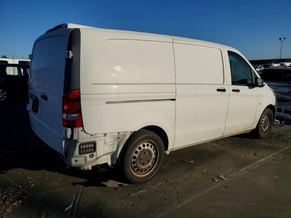 2017 MERCEDES-BENZ METRIS