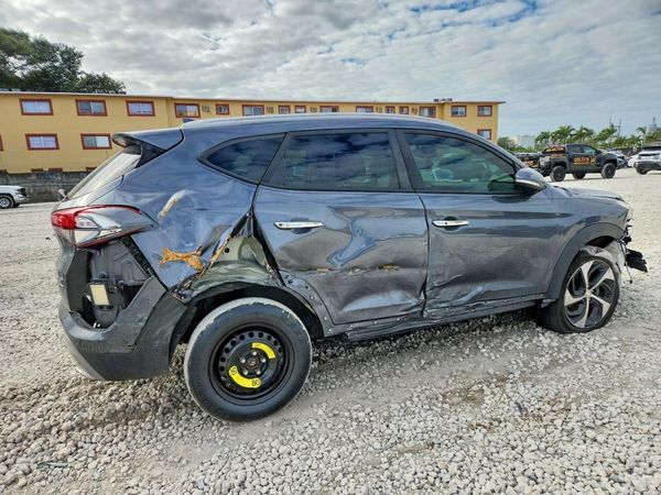 2017 HYUNDAI TUCSON
