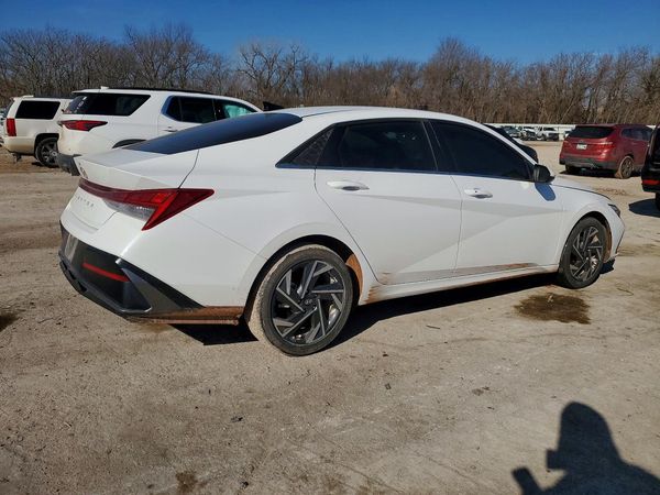 2024 HYUNDAI ELANTRA