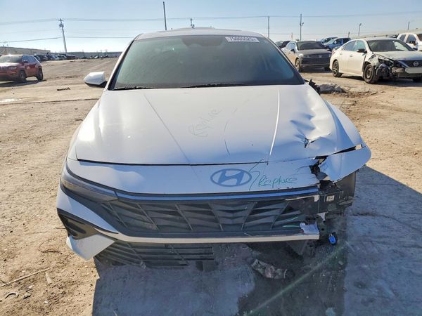 2024 HYUNDAI ELANTRA