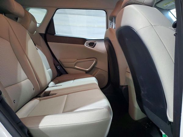 2023 KIA SOUL LX, S