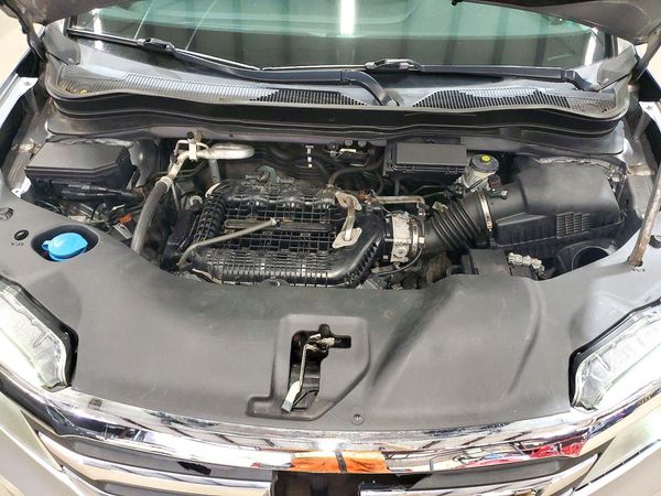 2017 HONDA PILOT EXL — Engine bay