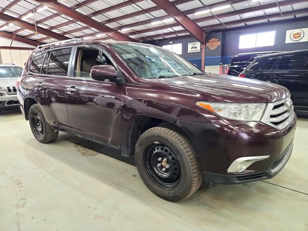 2012 TOYOTA HIGHLANDER Base/Hybrid — Passenger 3/4