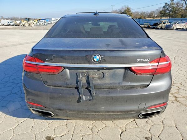 2016 BMW 750 xDrive