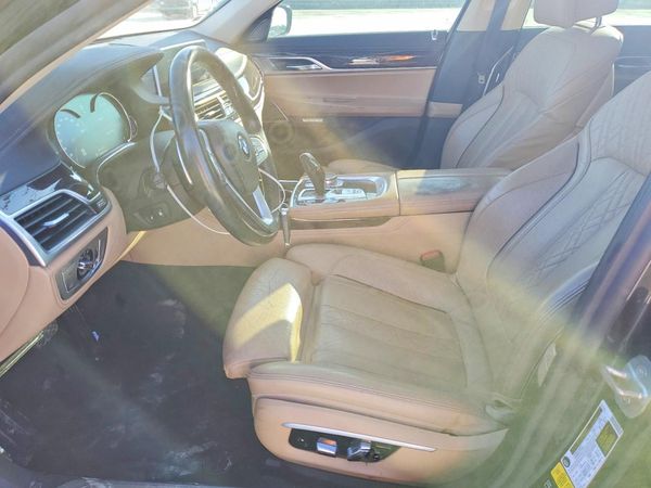 2016 BMW 750 xDrive