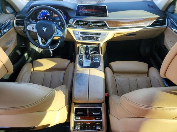 2016 BMW 750 xDrive