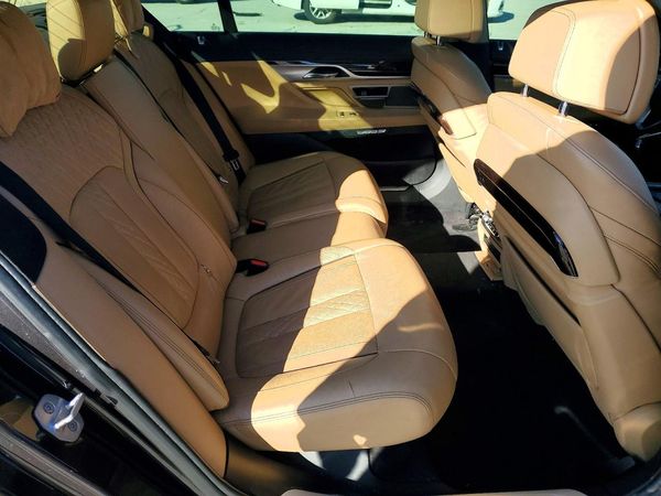 2016 BMW 750 xDrive