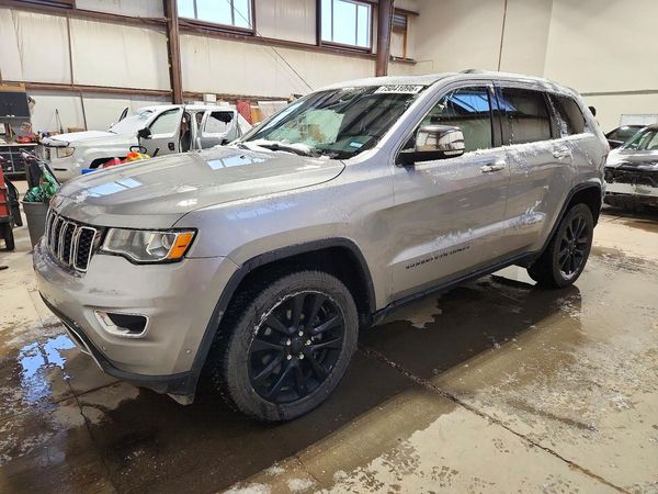 2018 JEEP GRAND CHEROKEE — Front 3/4
