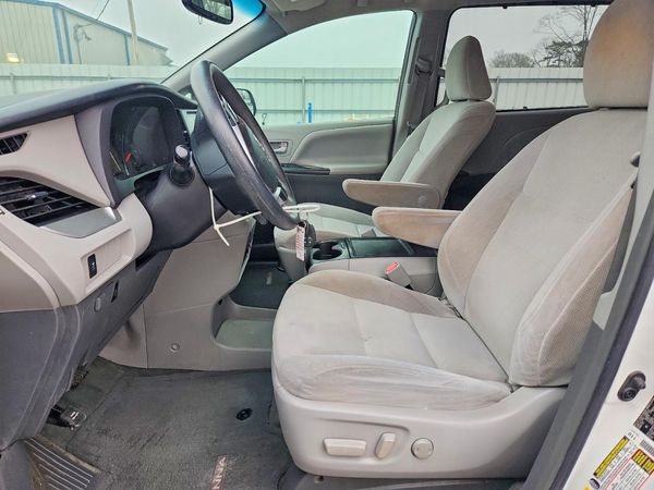 2015 TOYOTA SIENNA